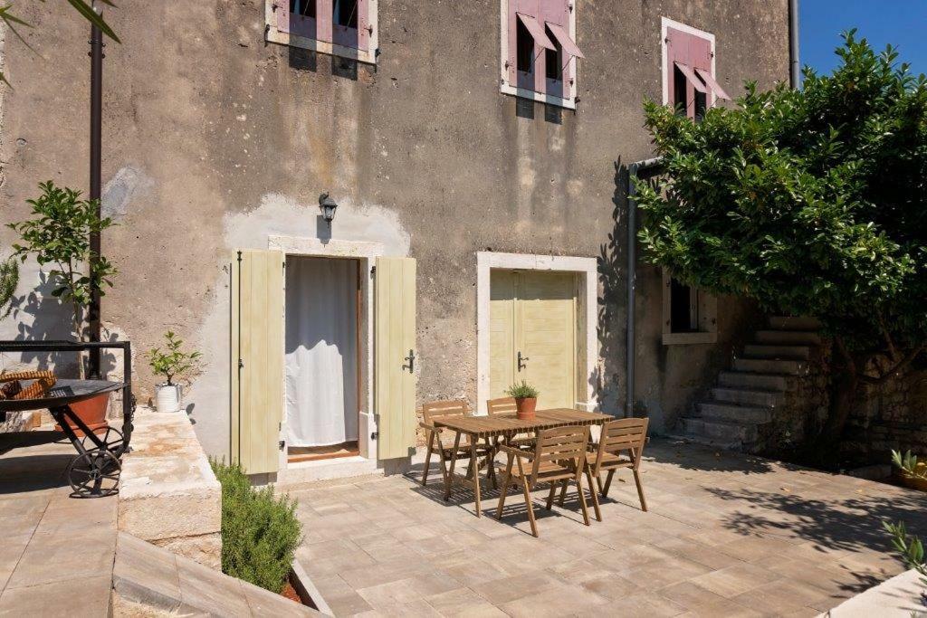 Old Town Studio And Apartment Vrsar Εξωτερικό φωτογραφία