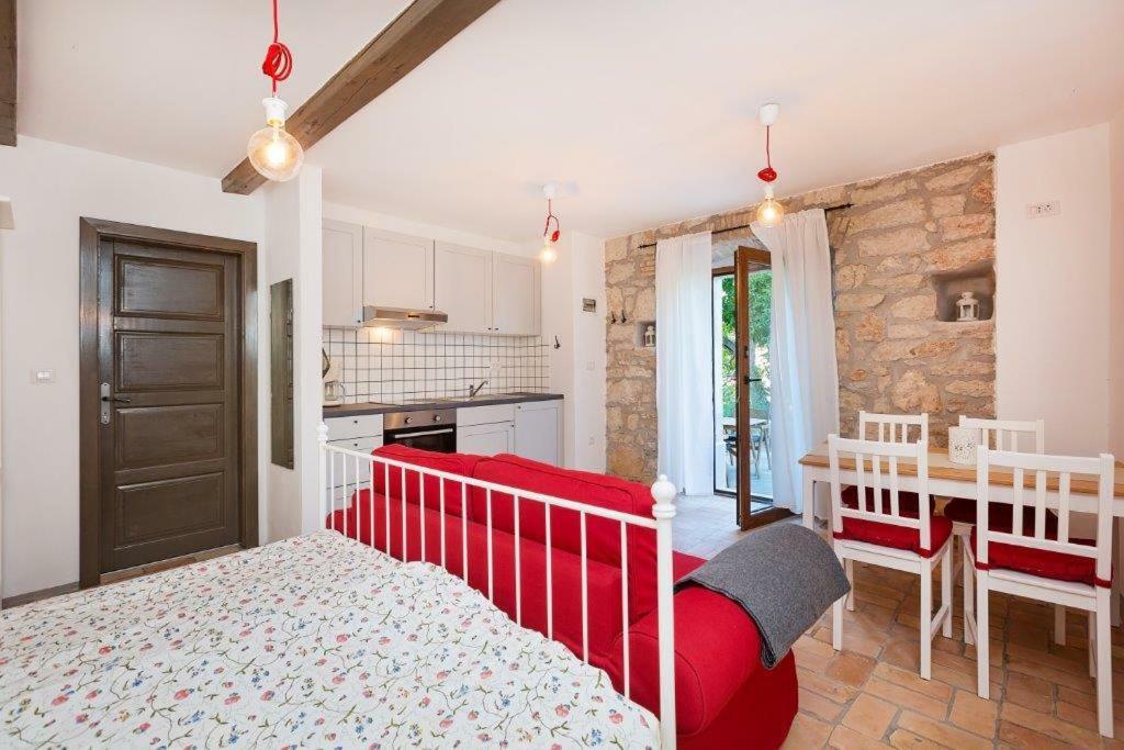 Old Town Studio And Apartment Vrsar Εξωτερικό φωτογραφία